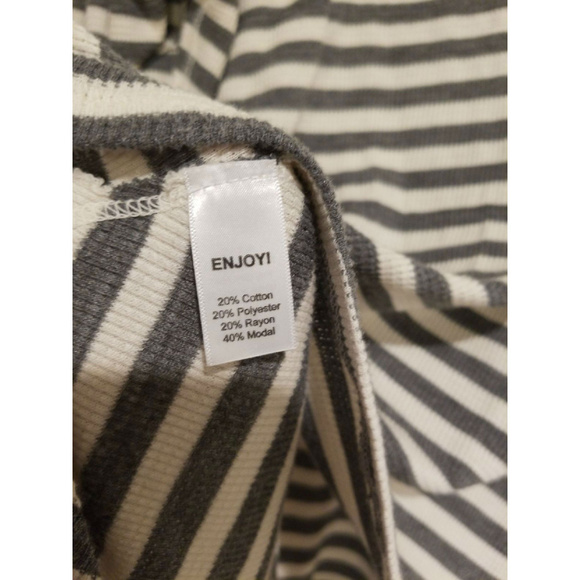 💕MICHAEL STARS💕 Striped V-neck Cold Shoulder Top One Size NWOT - Picture 5 of 6